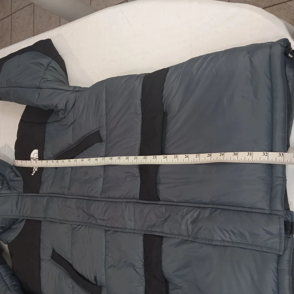 The North Face Men's Gray and Black Puffer Jacket Size XXL